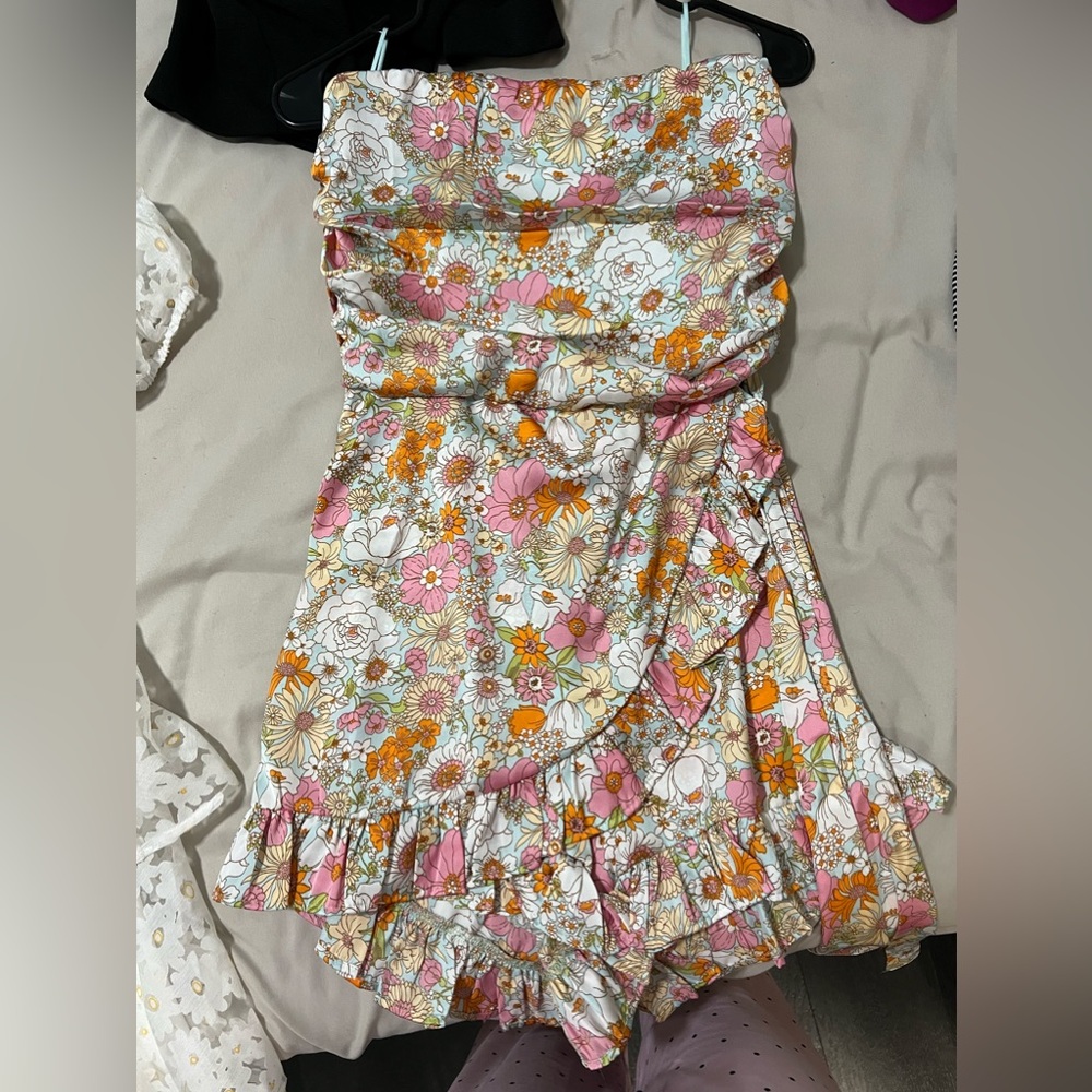 Floral strapless romper
